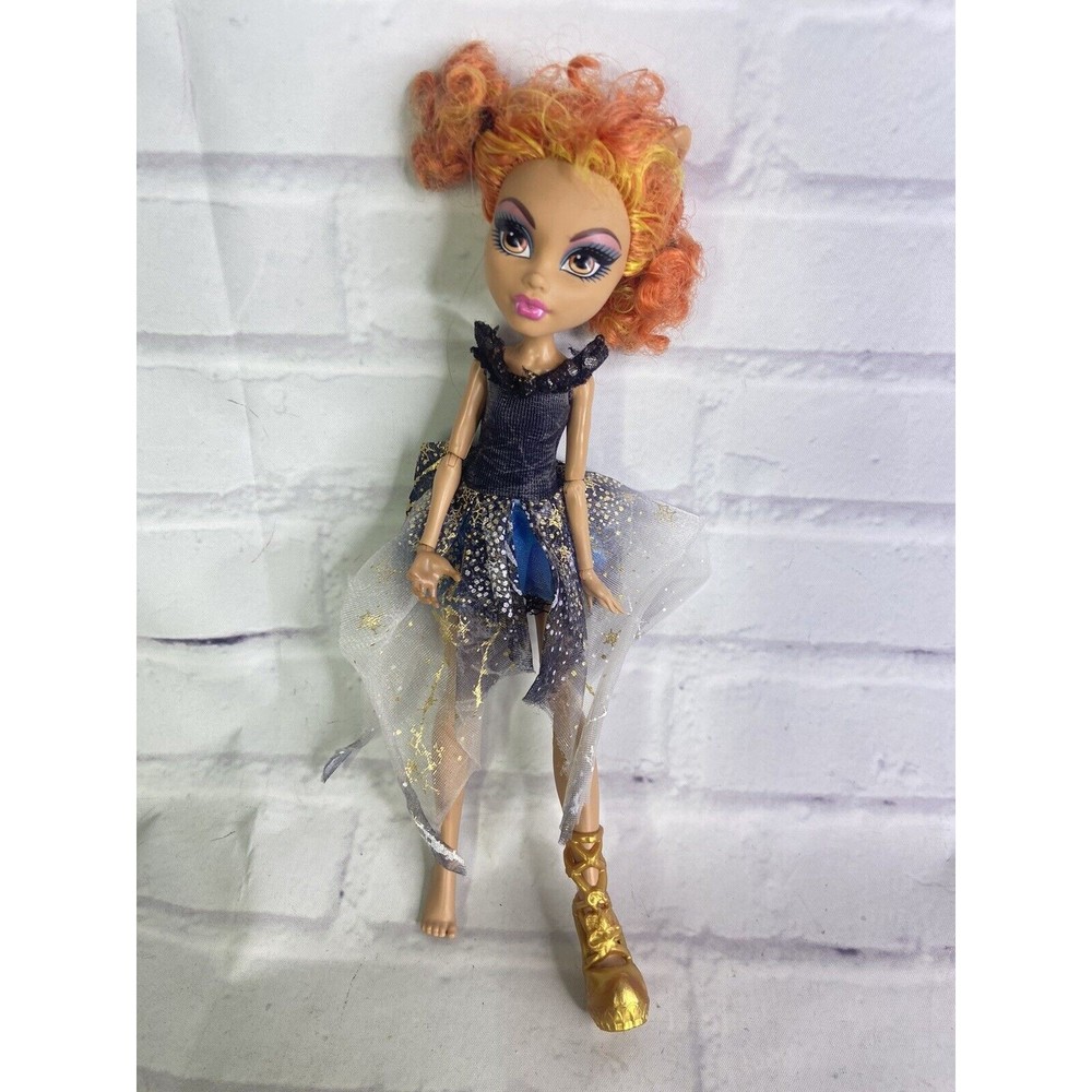 Mattel Monster High Clawdeen Howleen Doll With Outfit and 1 Shoe